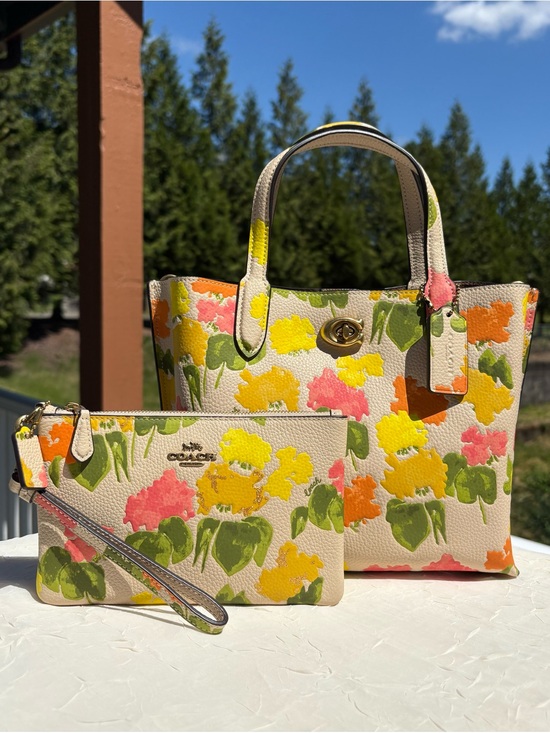 Coach Handbags - COACH Willow Tote Bag 24 With Embossed Floral Print & Matching Wallet CC389